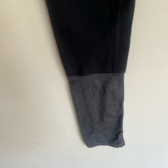 Athleta woman’s colorblock leggings - Picture 8 of 9